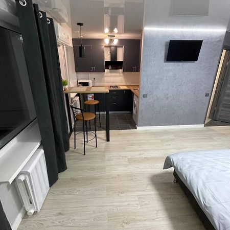 Apartcenter Вип Апартаменты В Центре Города На Гагарина Kryvyi Rih Dış mekan fotoğraf