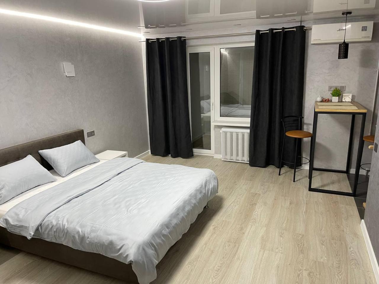 Apartcenter Вип Апартаменты В Центре Города На Гагарина Kryvyi Rih Dış mekan fotoğraf